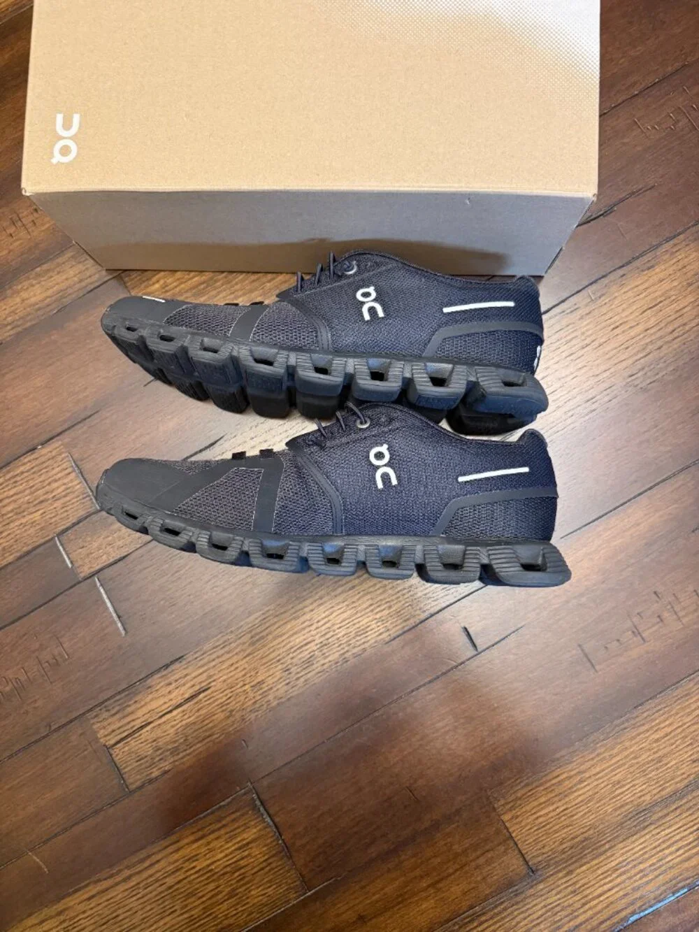 On Running Cloud 5 Women's Shoes Size 11 Black on Black